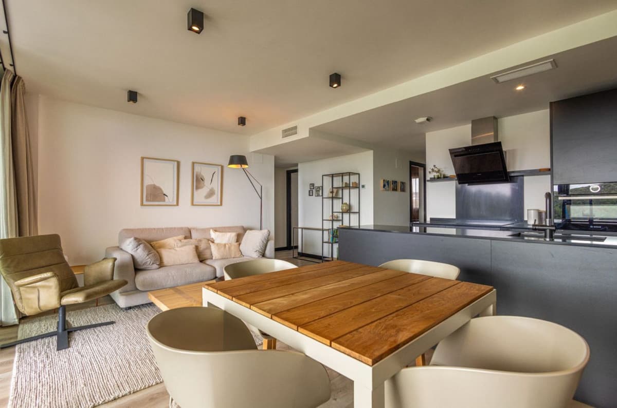 Middle Floor Apartment in Mijas Costa — photo 9 of 10