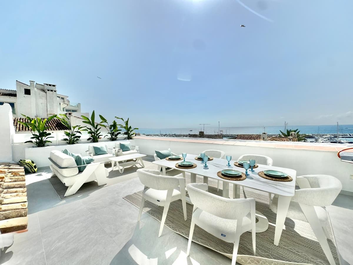Middle Floor Apartment in Puerto Banús