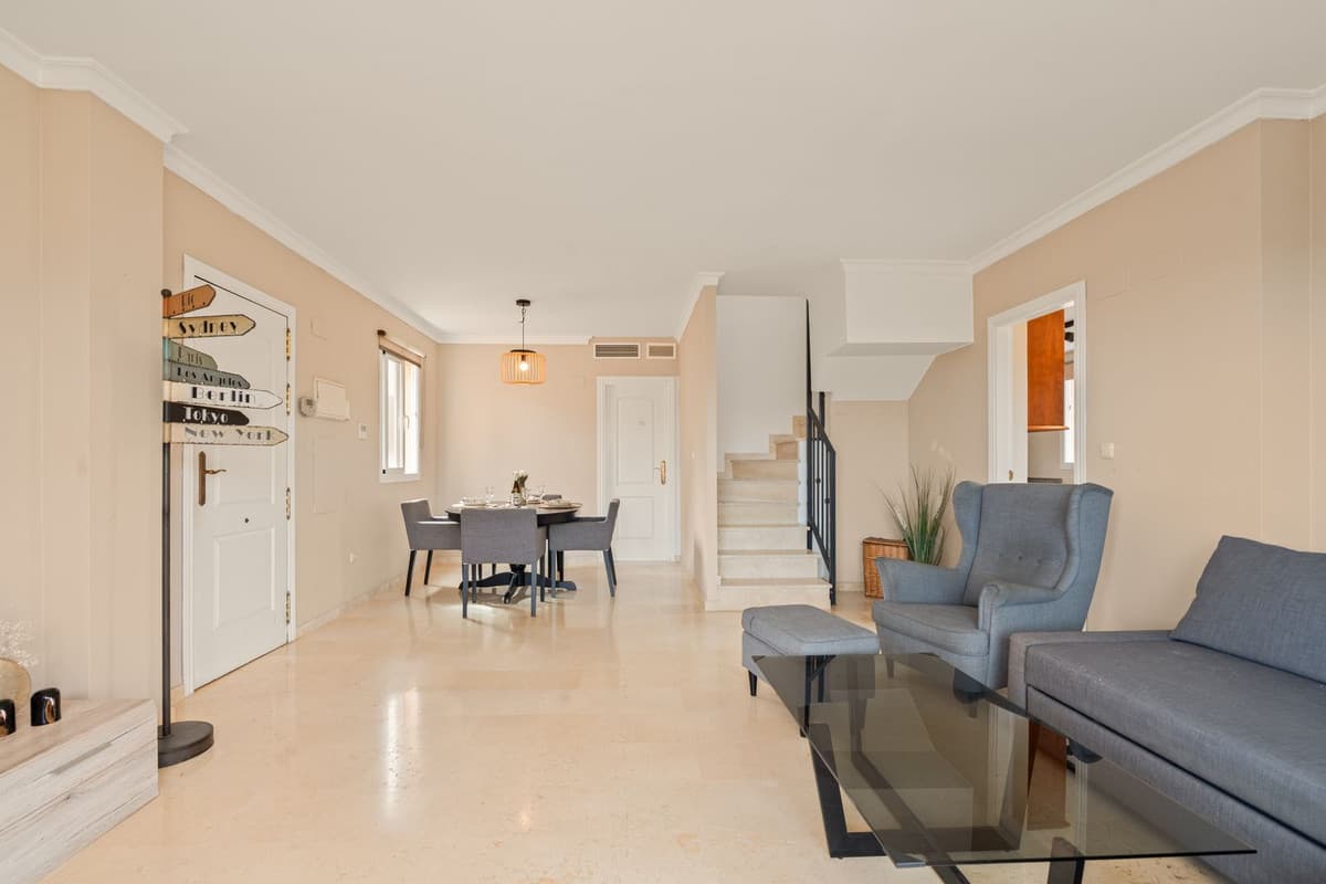 Penthouse Duplex in Elviria — photo 5 of 10