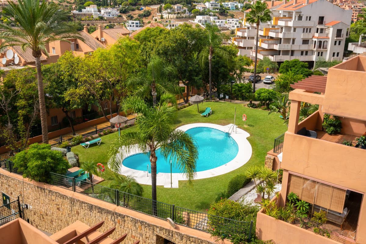 Penthouse Duplex in Elviria — photo 6 of 10