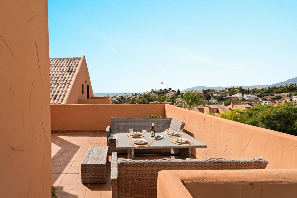 Penthouse Duplex in Elviria — photo 10 of 10