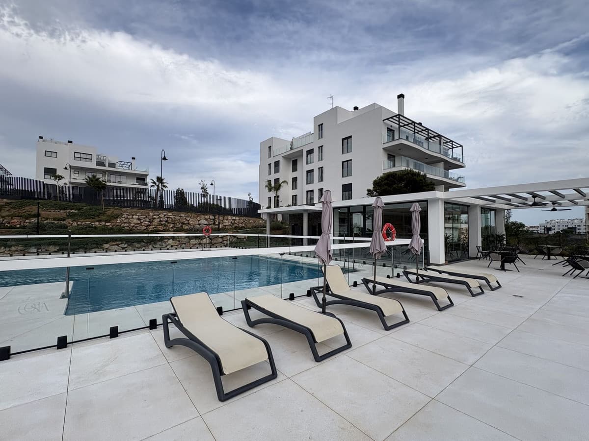 Middle Floor Apartment in El Chaparral — photo 4 of 10