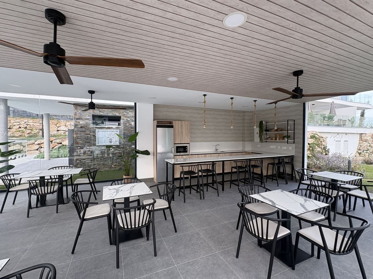 Middle Floor Apartment in El Chaparral — photo 10 of 10