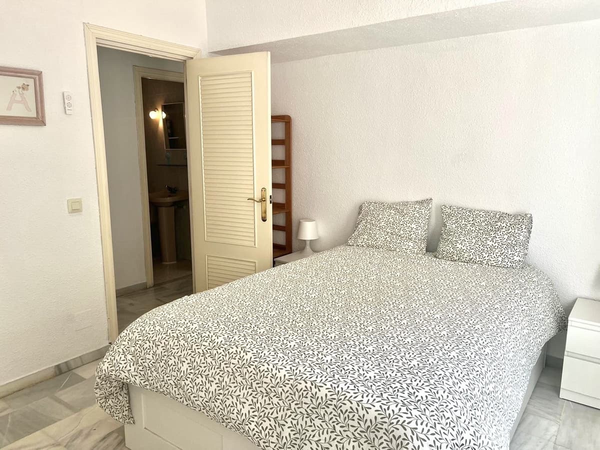 Middle Floor Apartment in Fuengirola — photo 7 of 10