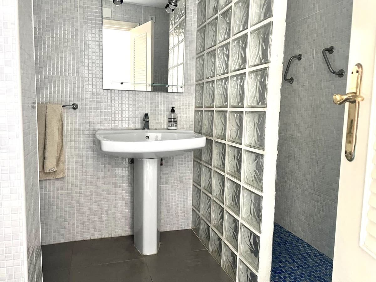 Middle Floor Apartment in Fuengirola — photo 9 of 10
