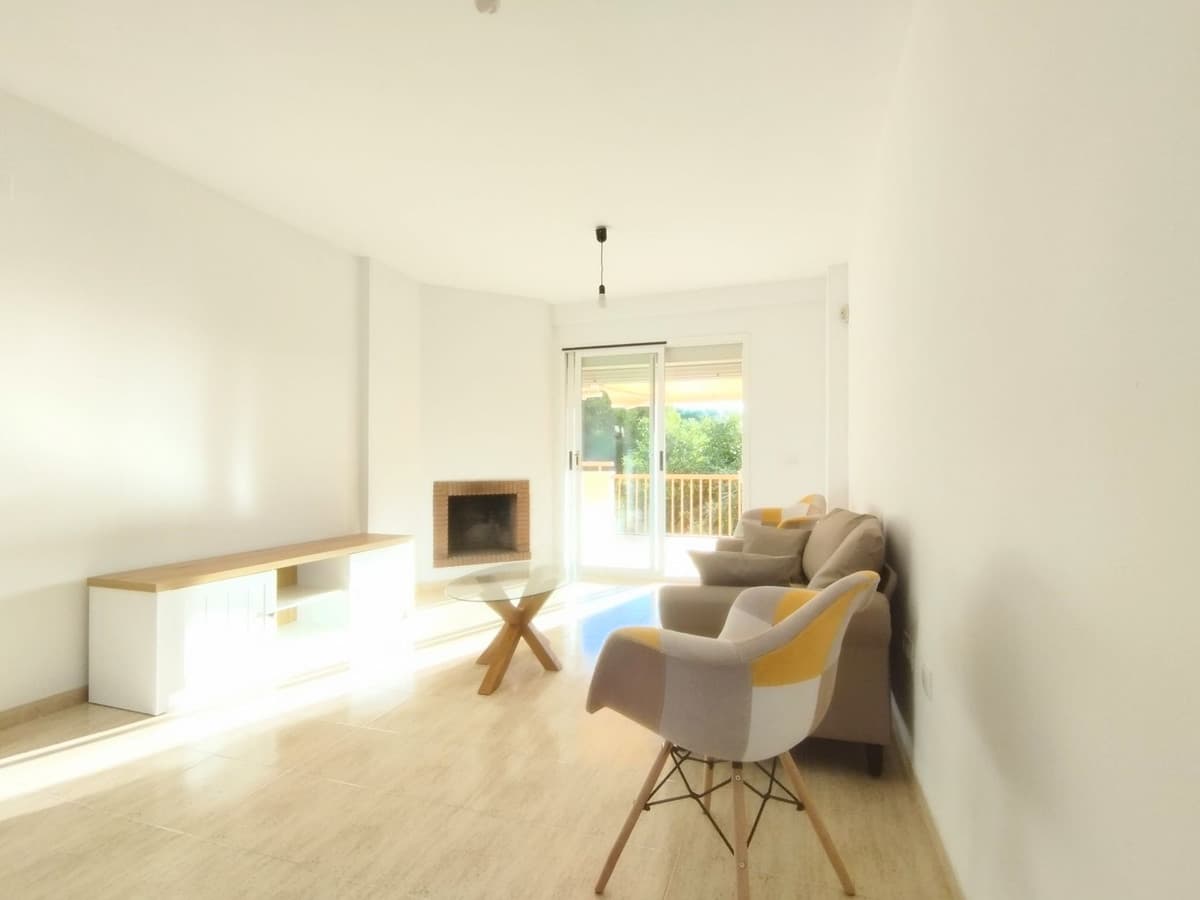Middle Floor Apartment in Calahonda — photo 9 of 10