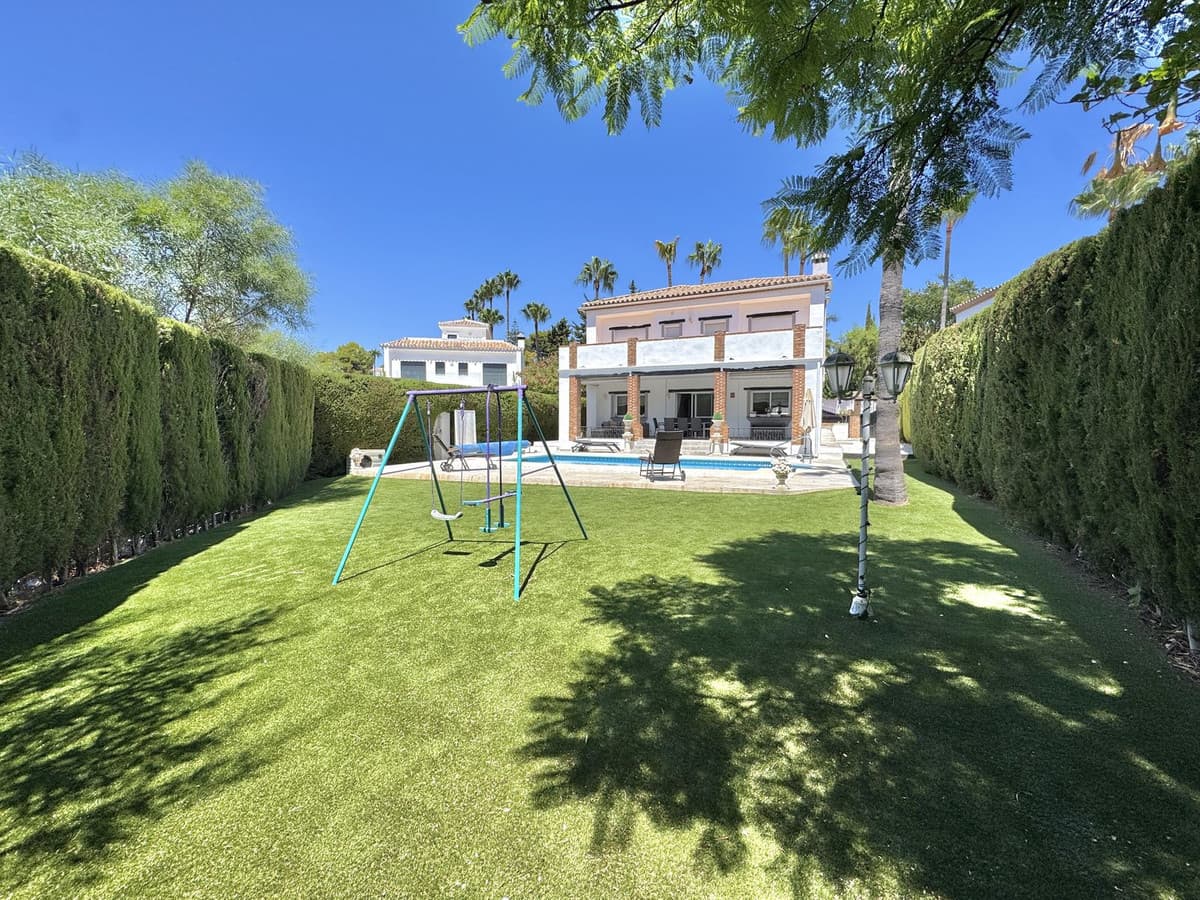 Detached Villa in Calahonda — photo 3 of 10