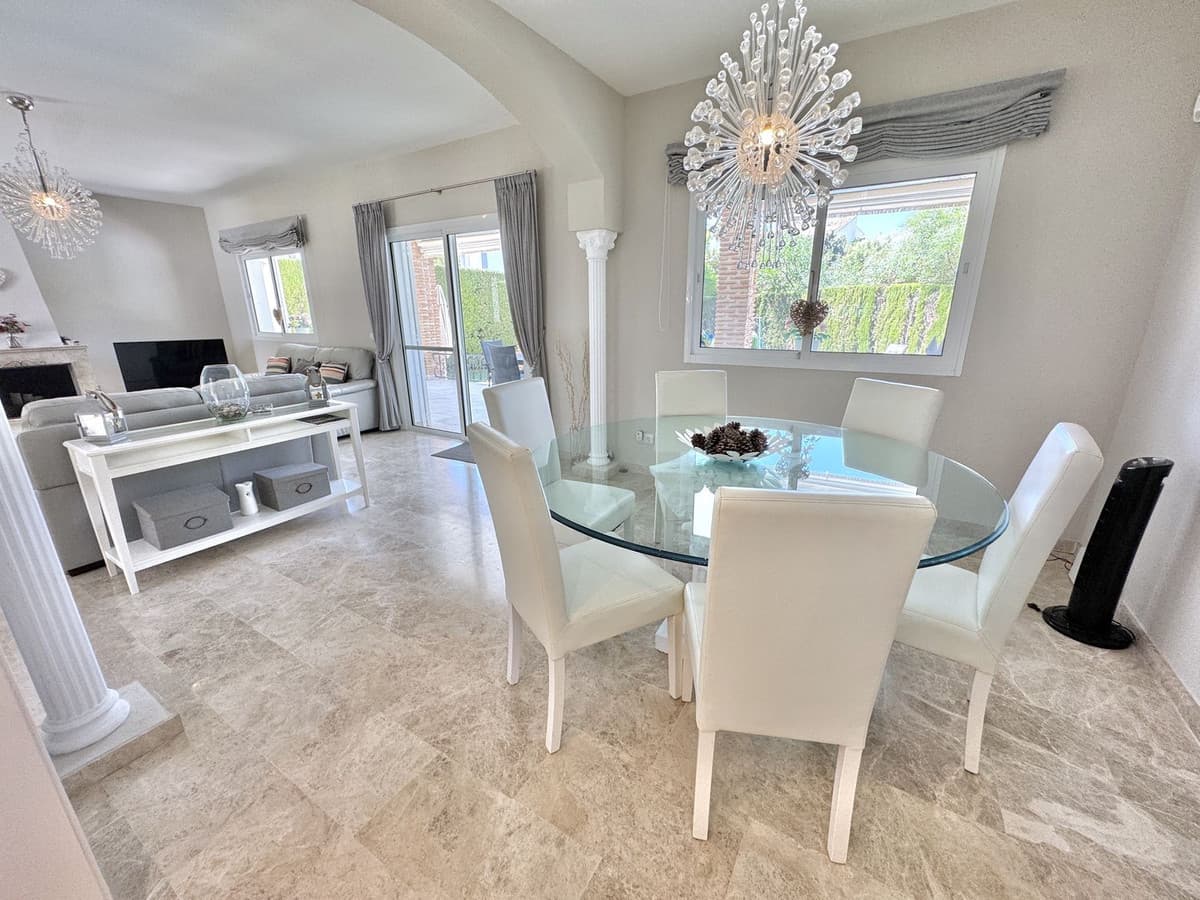 Detached Villa in Calahonda — photo 9 of 10
