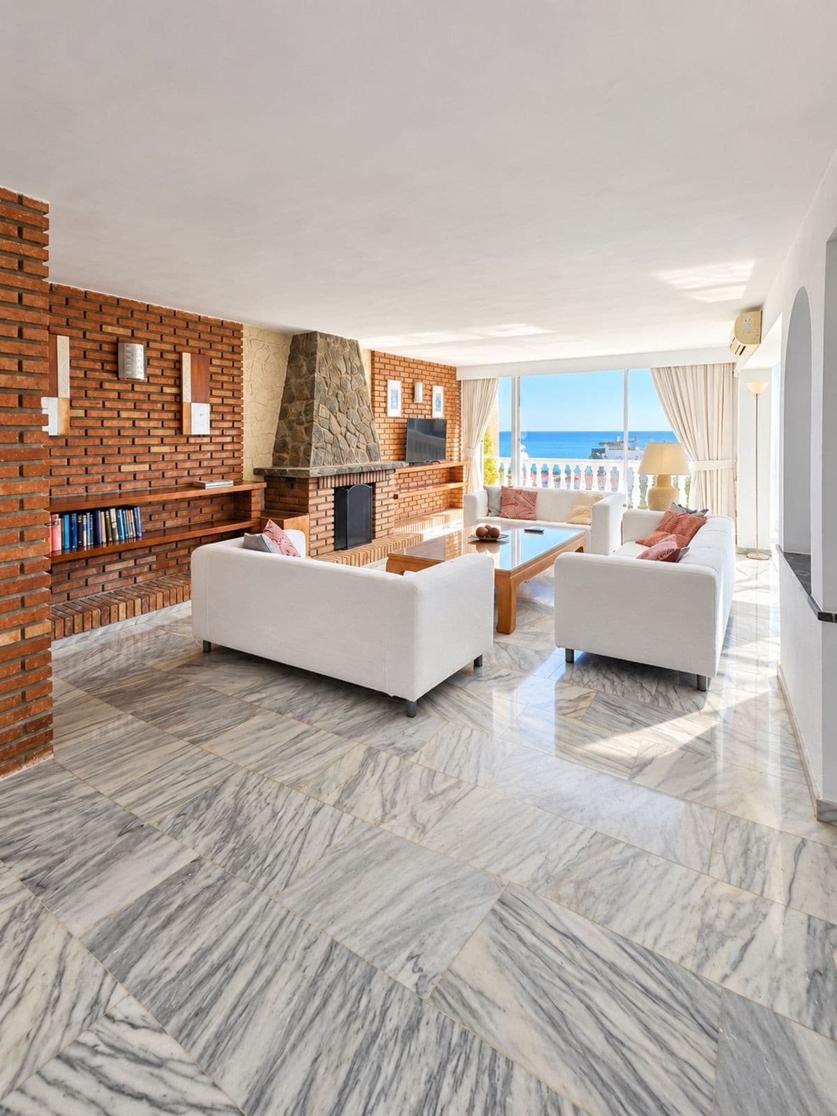 Duplex in Torremolinos — photo 2 of 10