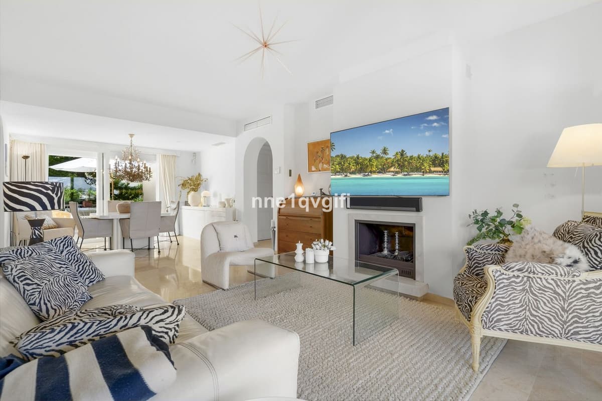 Penthouse Duplex in Cabopino — photo 3 of 10
