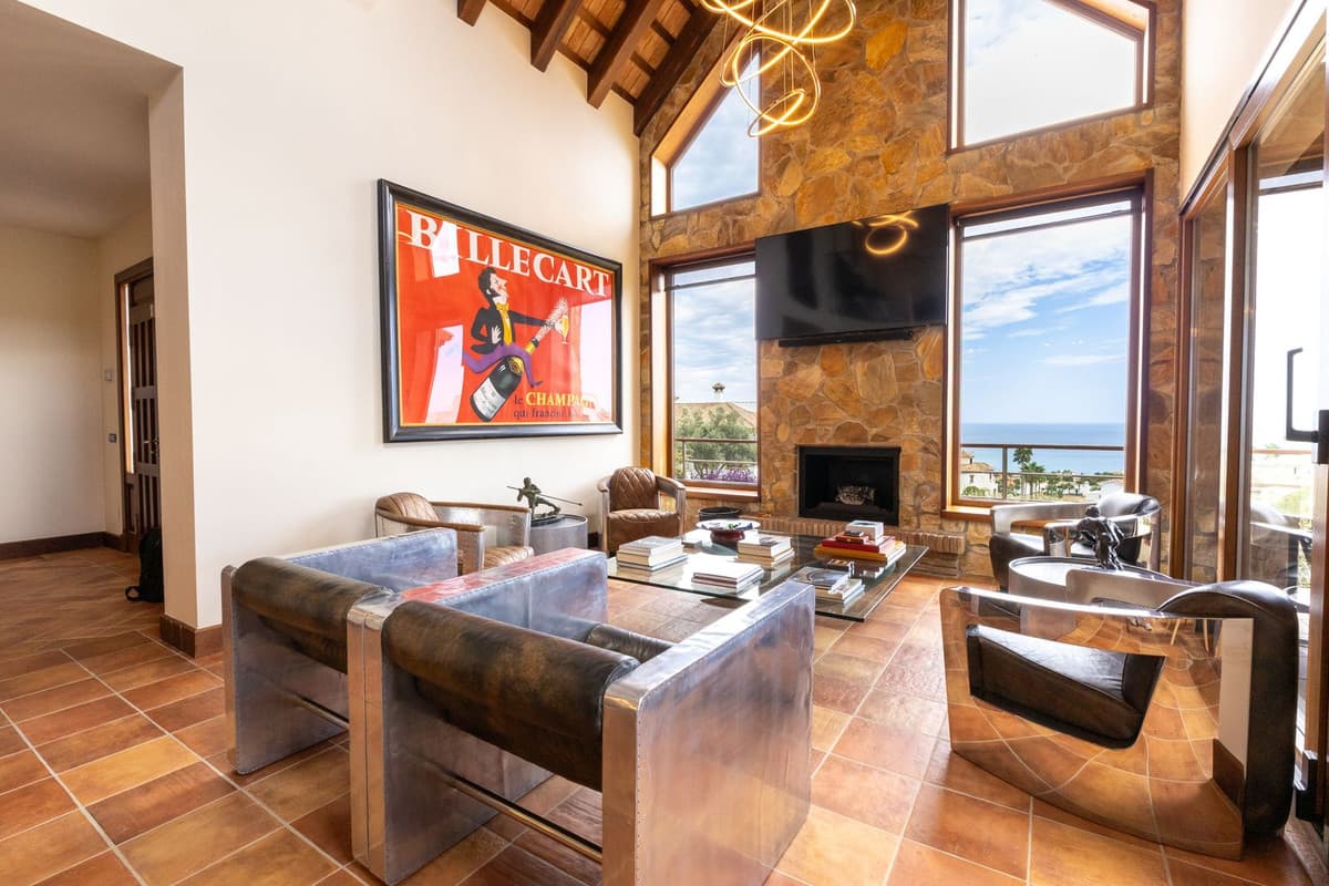 Detached Villa in La Alcaidesa — photo 3 of 10