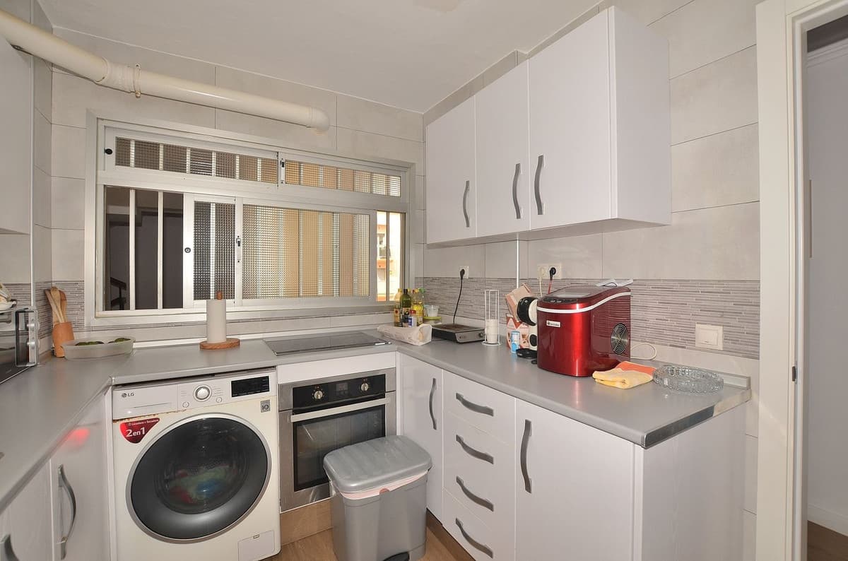 Middle Floor Apartment in Fuengirola — photo 10 of 10
