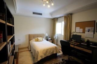 Middle Floor Apartment in Marbella — photo 5 of 10