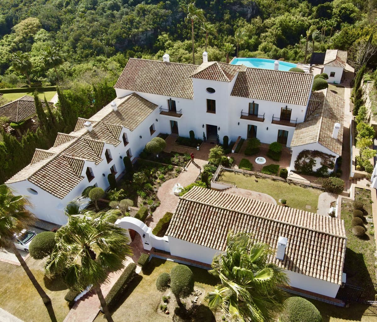 Detached Villa in Sotogrande Alto — photo 1 of 10