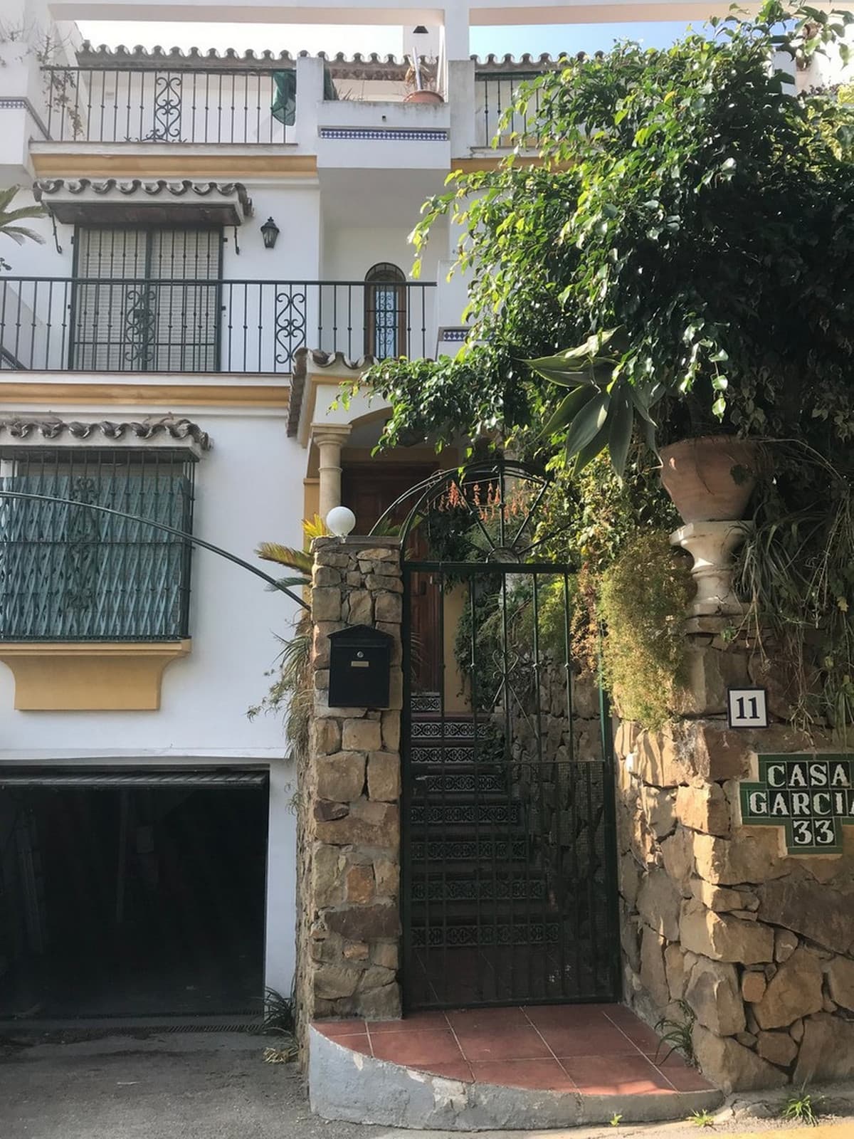Townhouse in Estepona — photo 1 of 10