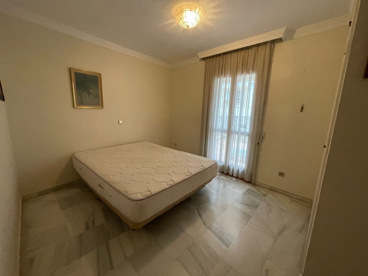 Townhouse in Estepona — photo 7 of 10