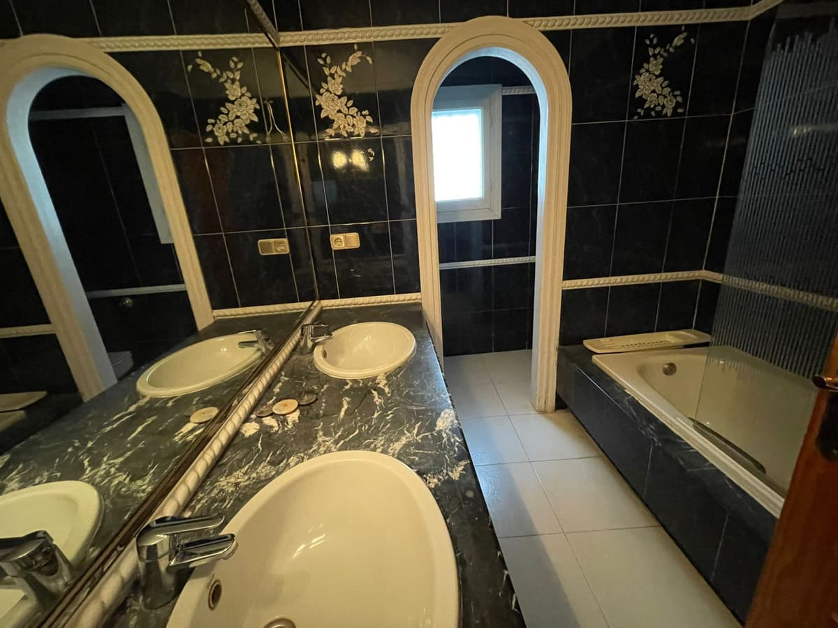 Townhouse in Estepona — photo 9 of 10