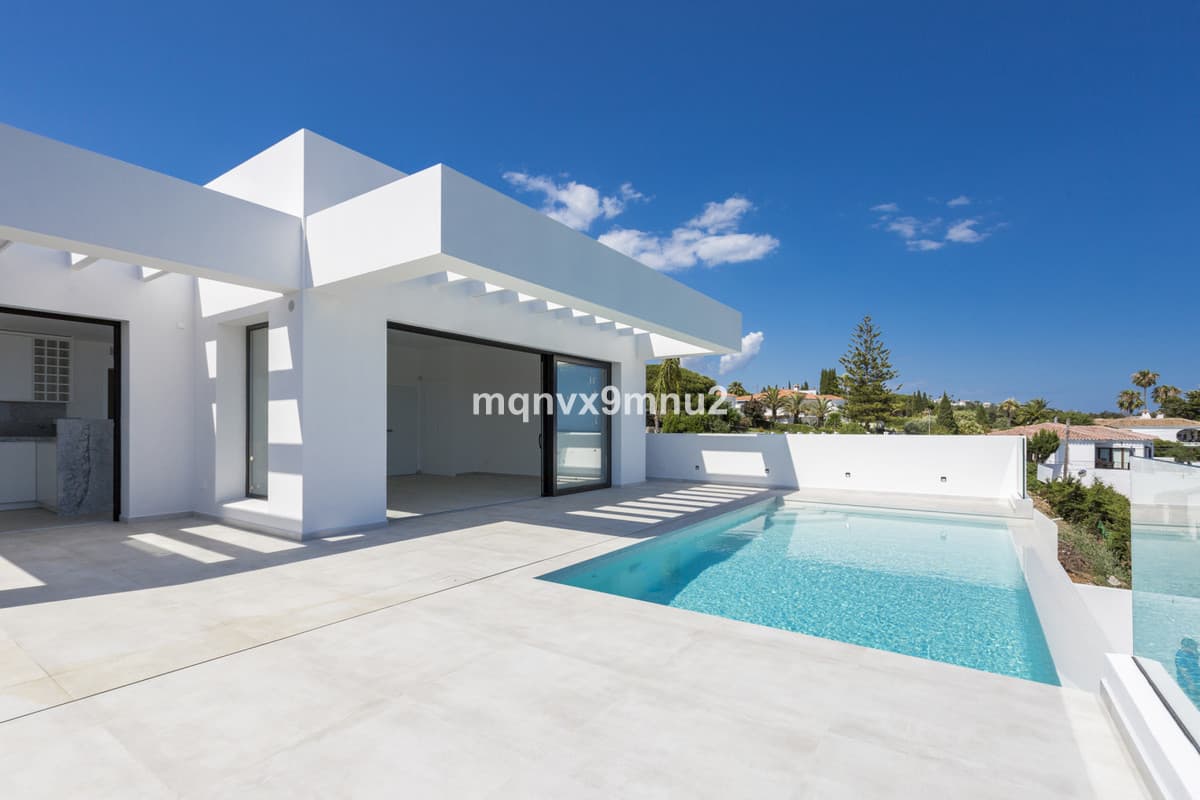 Detached Villa in El Chaparral — photo 1 of 10