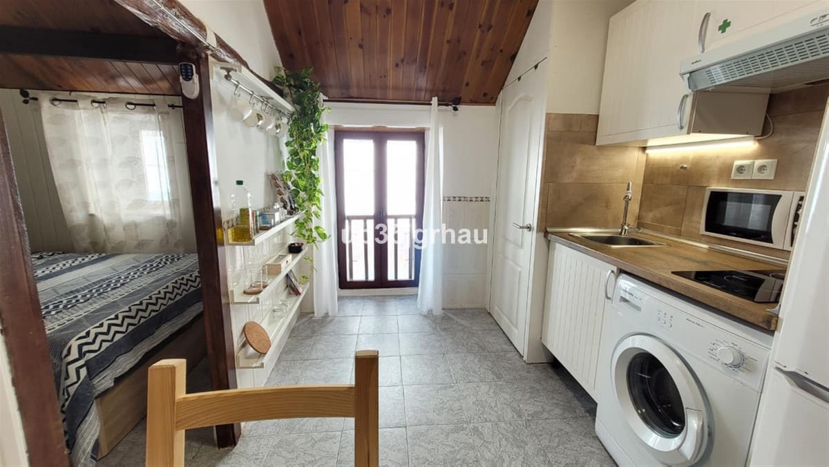 Middle Floor Studio in Estepona — photo 3 of 10