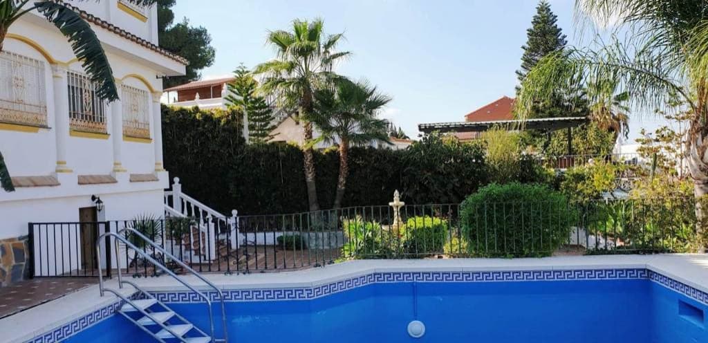 Detached Villa in Alhaurín de la Torre — photo 7 of 10