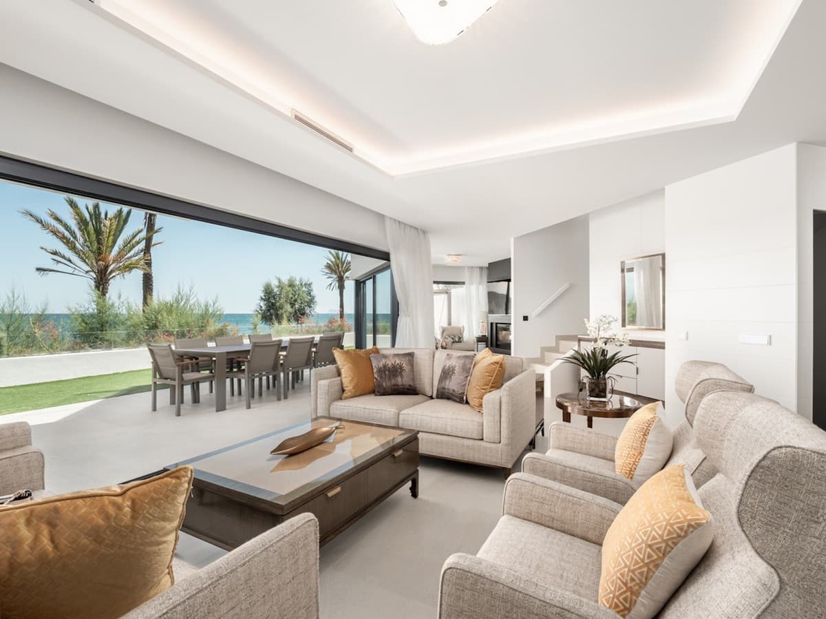 Townhouse in Estepona — photo 1 of 10