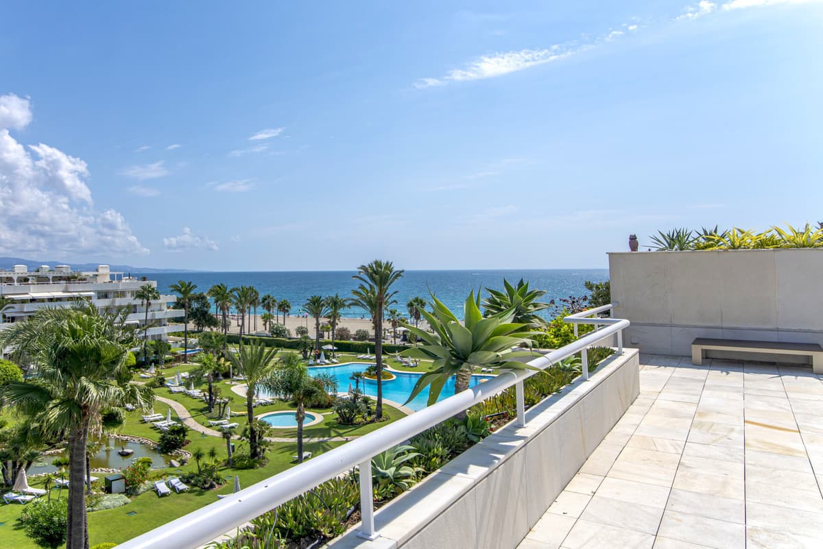 Penthouse in Puerto Banús — photo 1 of 10