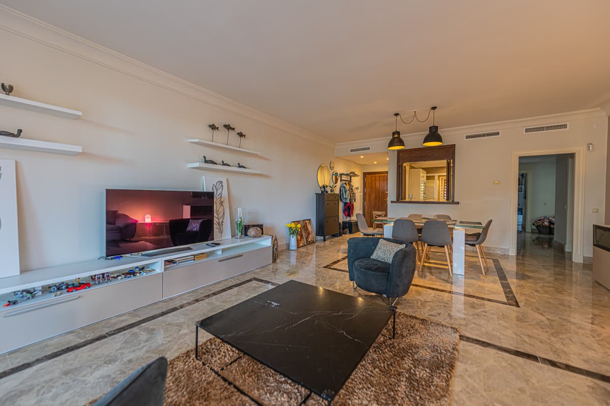 Middle Floor Apartment in Nueva Andalucía — photo 5 of 10