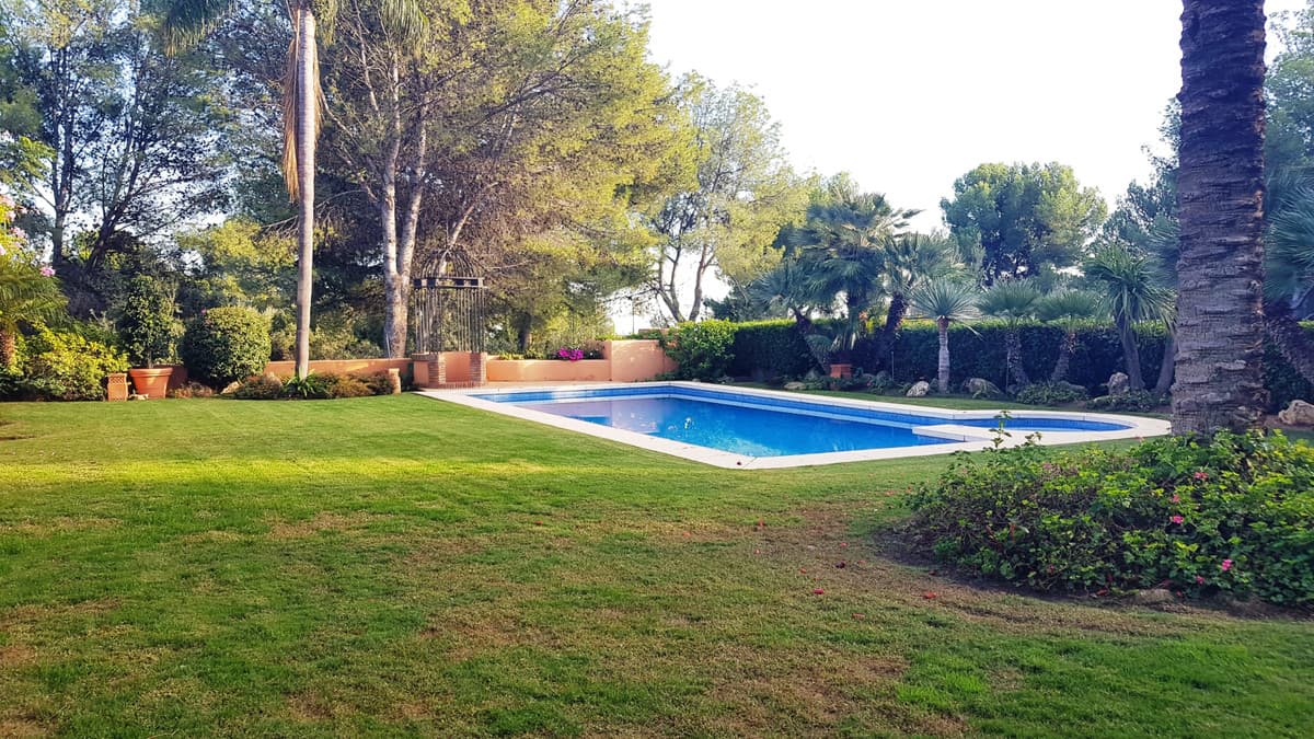 Detached Villa in Sierra Blanca — photo 4 of 10