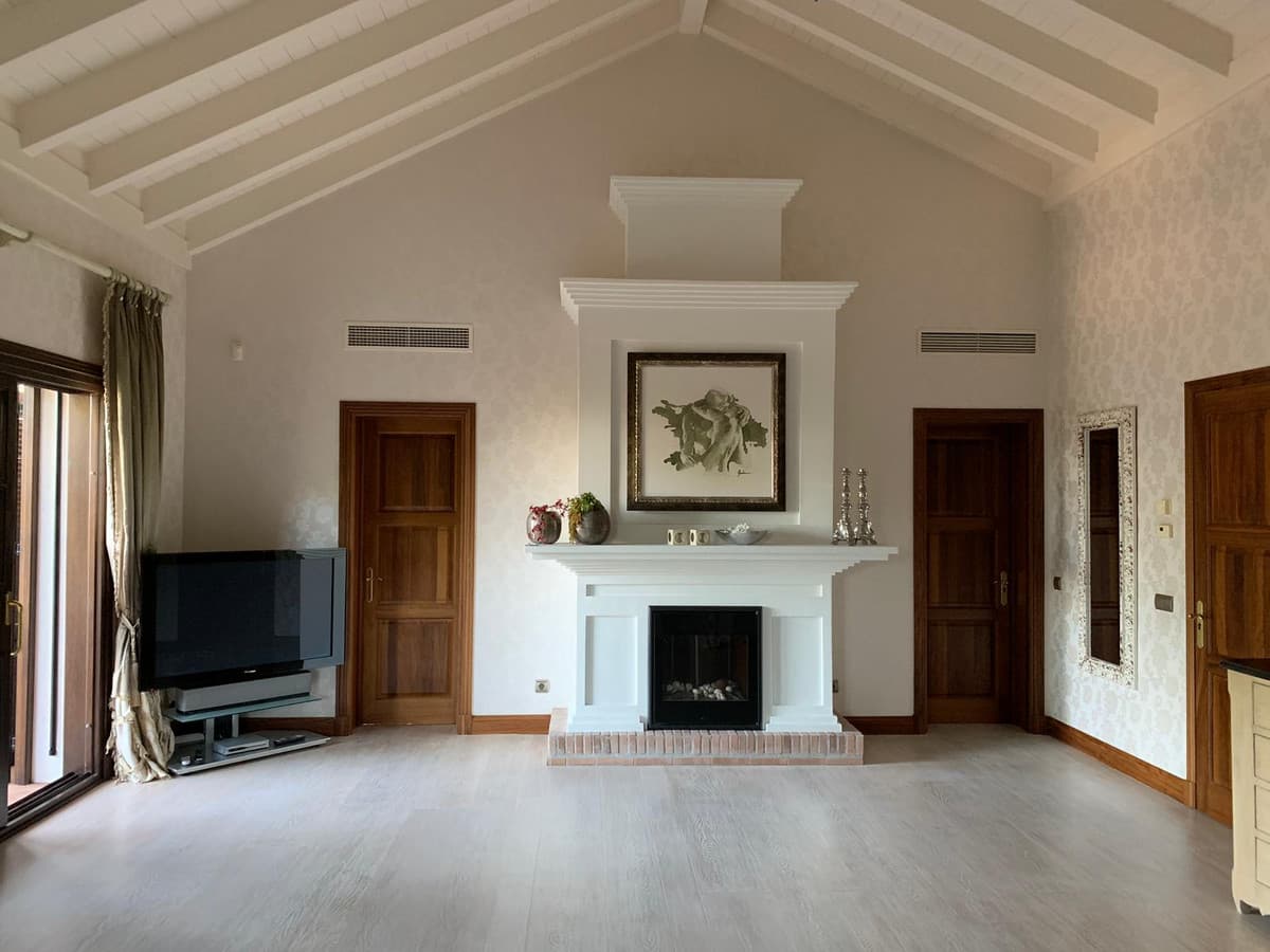 Detached Villa in Sierra Blanca — photo 10 of 10