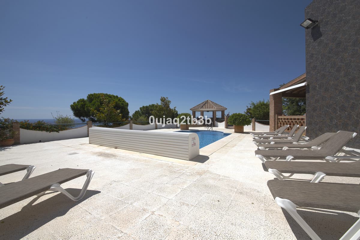 Detached Villa in Estepona — photo 5 of 10