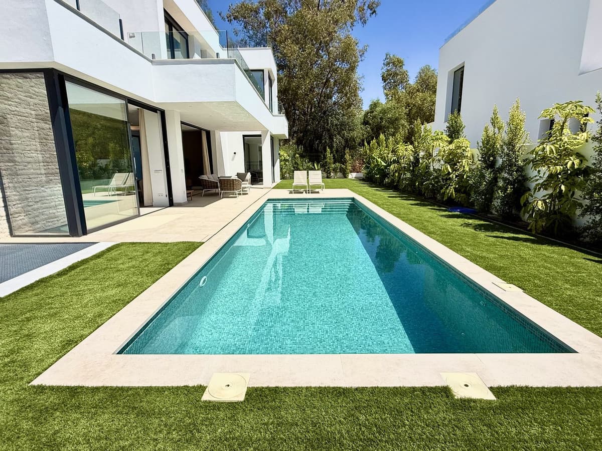Detached Villa in New Golden Mile — photo 2 of 10