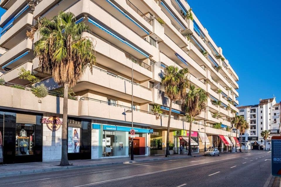 Middle Floor Apartment in Puerto Banús — photo 2 of 10