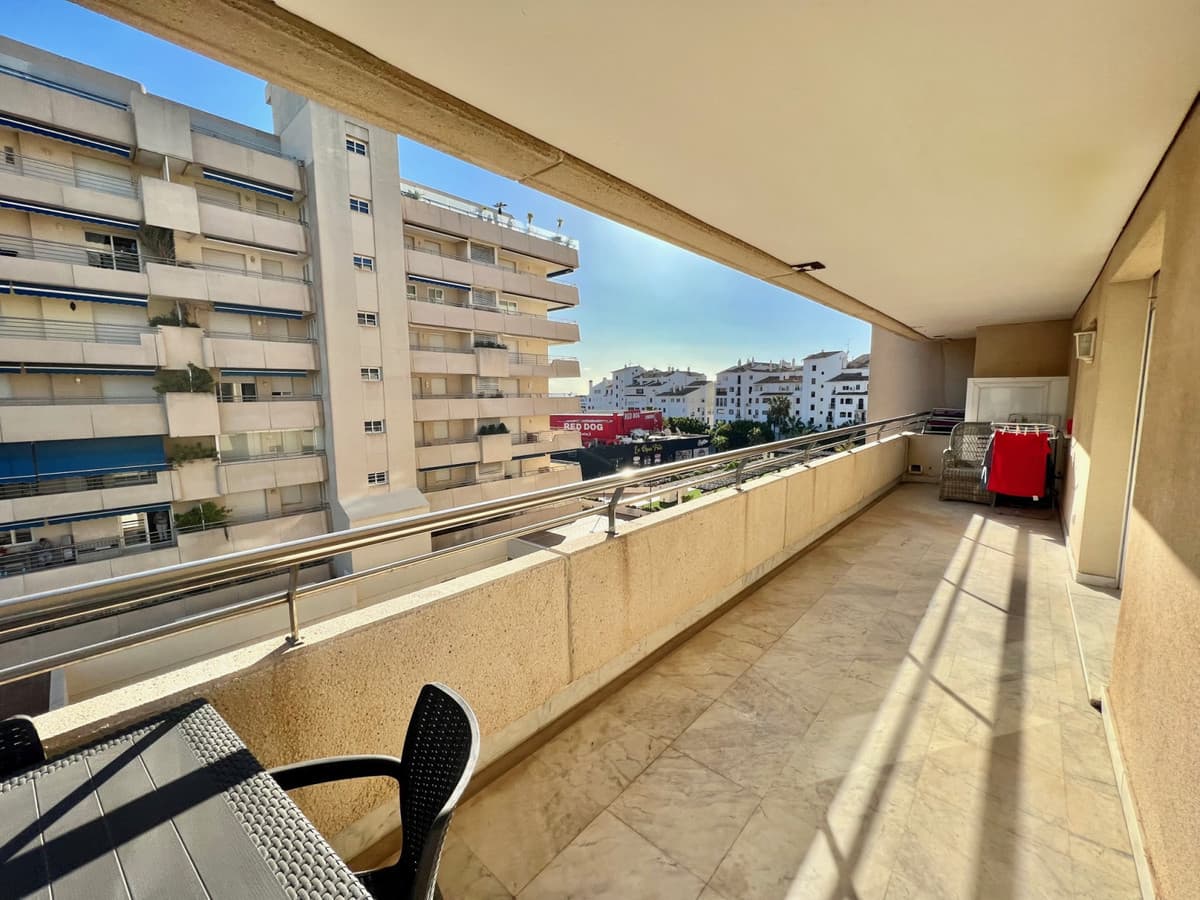 Middle Floor Apartment in Puerto Banús — photo 8 of 10