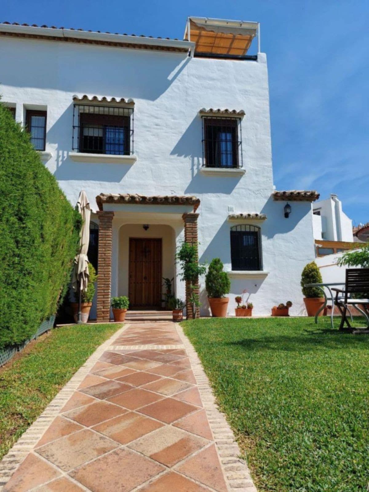 Semi-Detached House in Marbella — photo 1 of 10