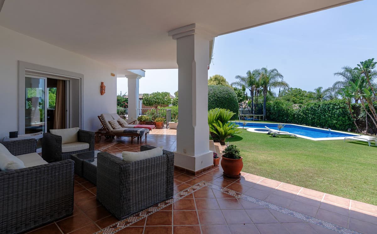 Detached Villa in Benahavís — photo 4 of 10