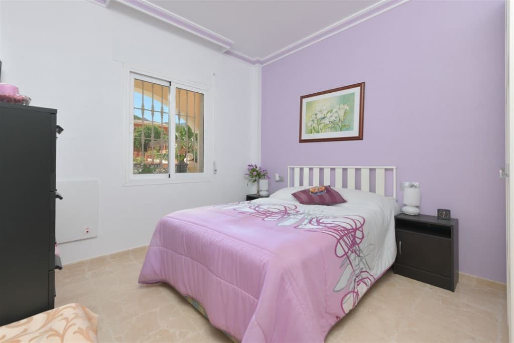 Detached Villa in Alhaurín de la Torre — photo 8 of 10