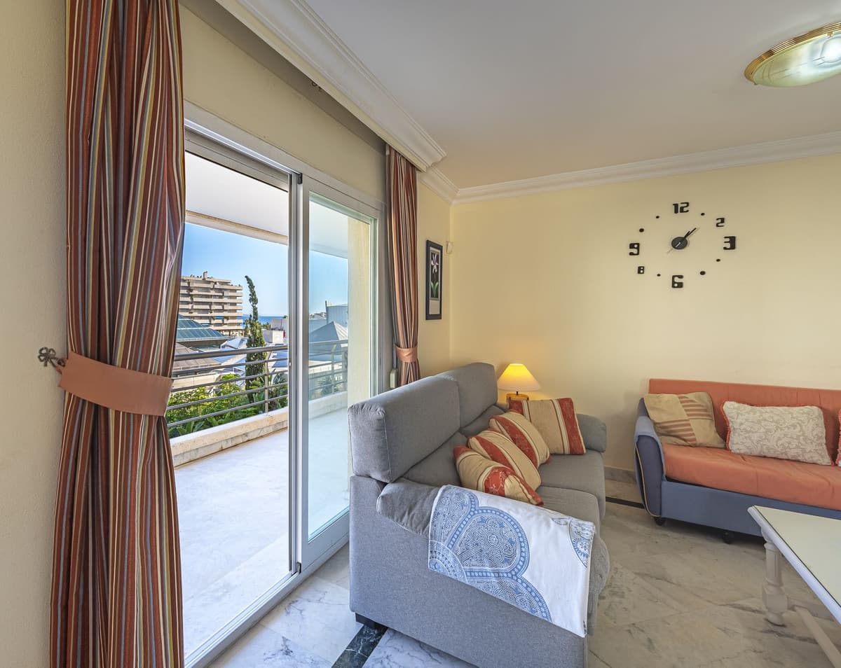Middle Floor Apartment in Puerto Banús — photo 6 of 10