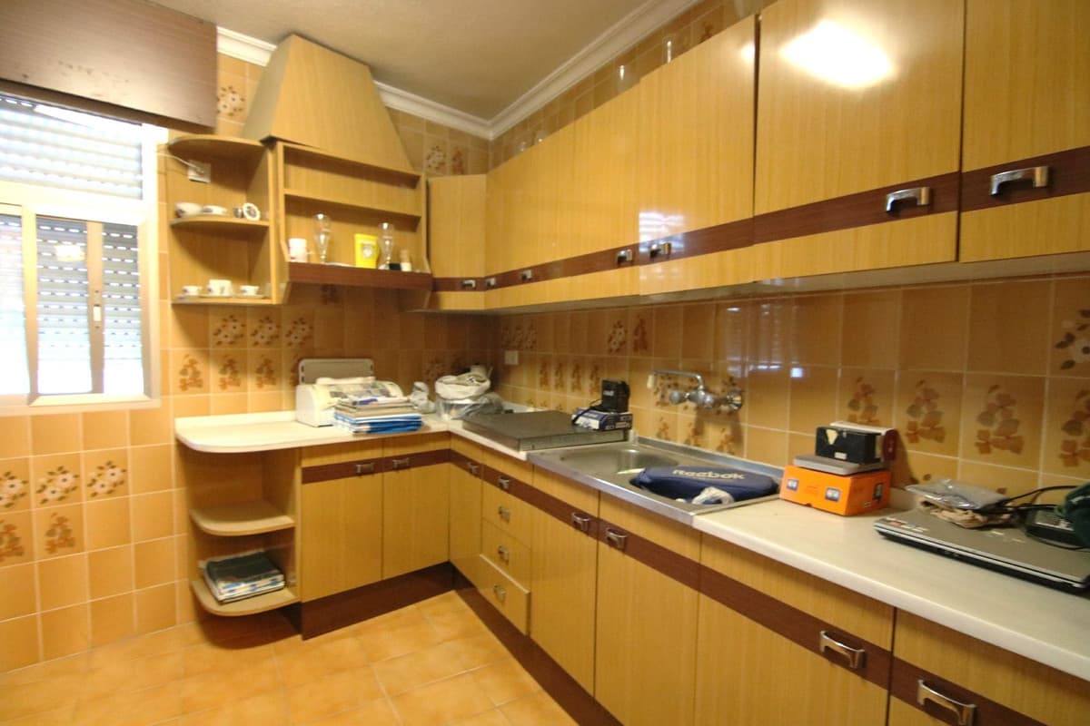 Middle Floor Apartment in Guaro — photo 4 of 10