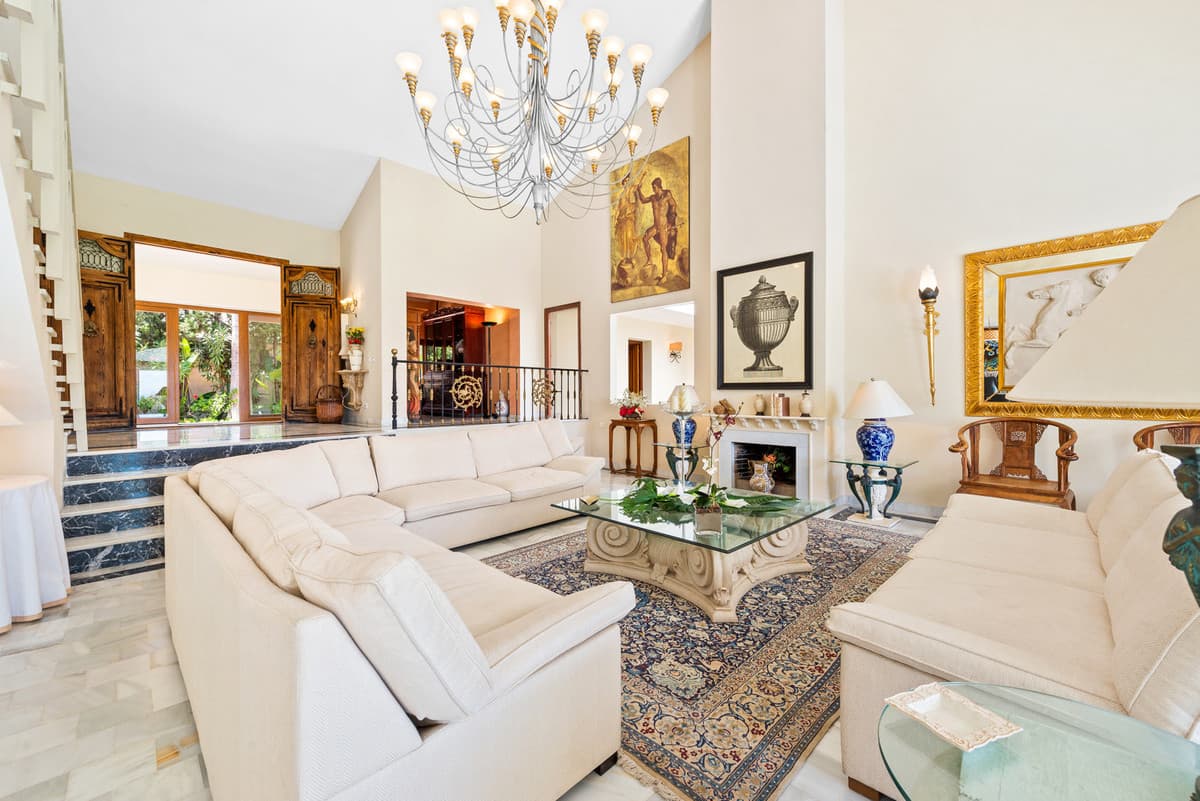 Detached Villa in Estepona — photo 4 of 10