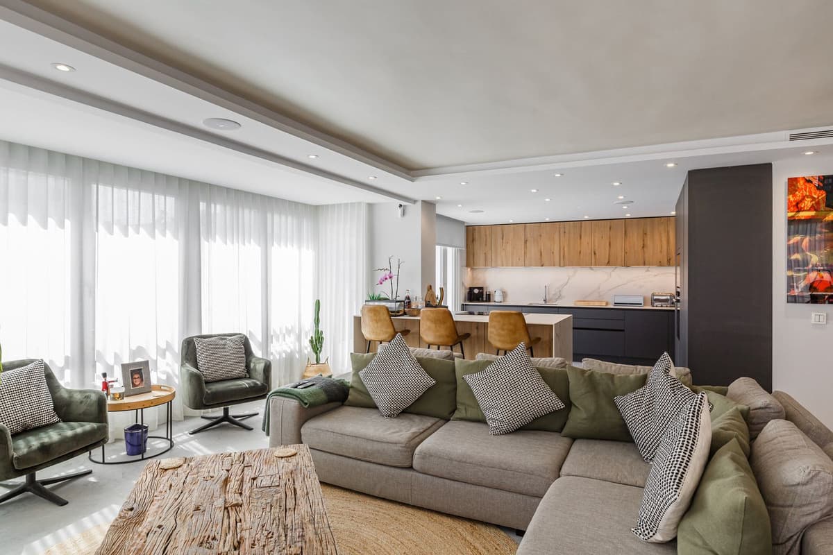 Middle Floor Apartment in Marbella — photo 2 of 10