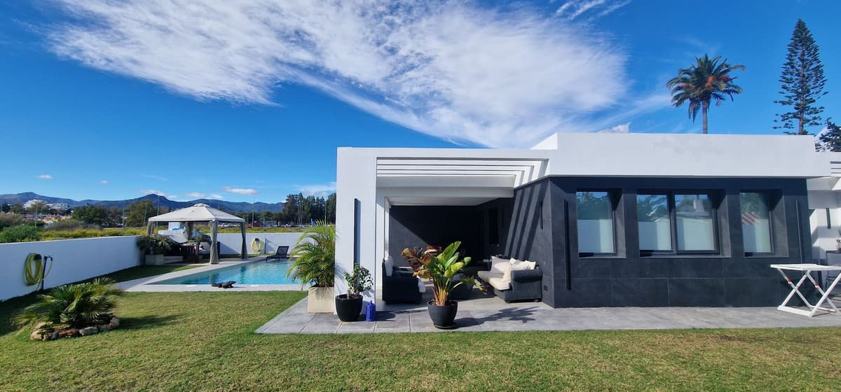 Detached Villa in San Pedro de Alcántara — photo 2 of 10