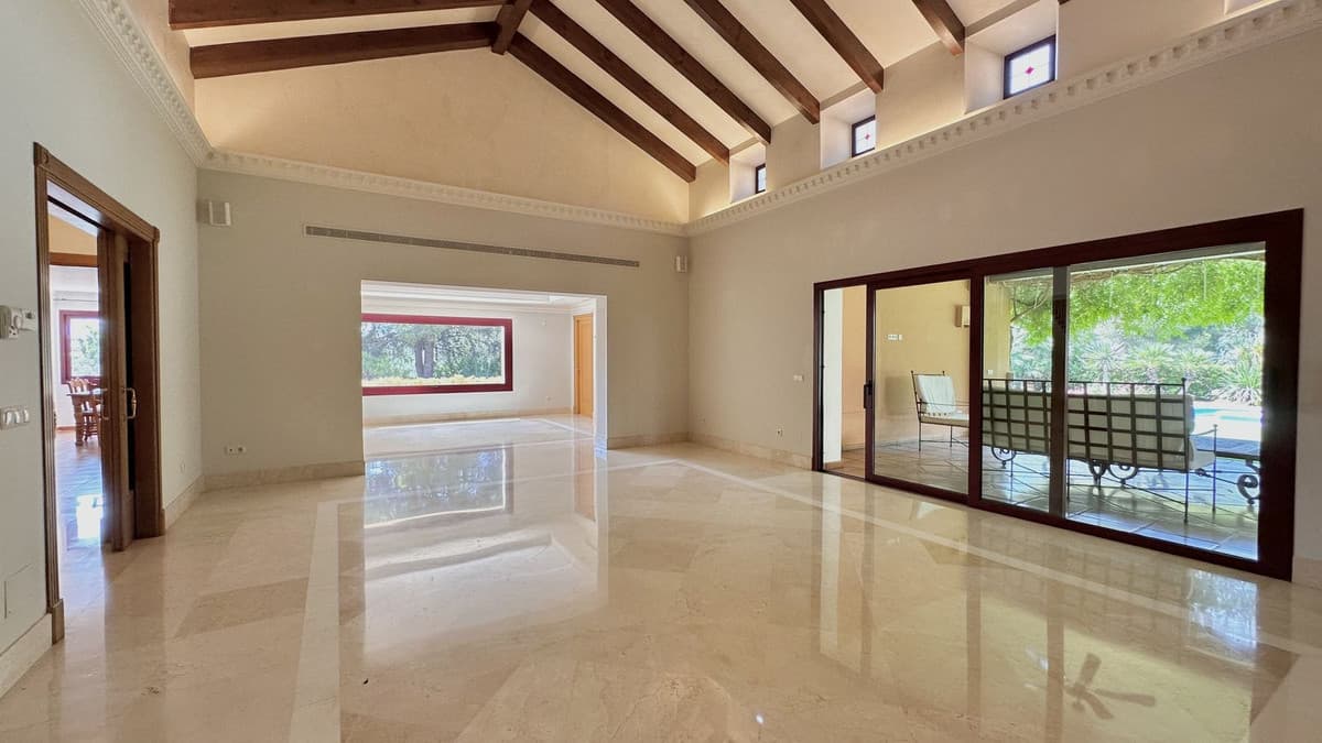 Detached Villa in The Golden Mile — photo 5 of 10