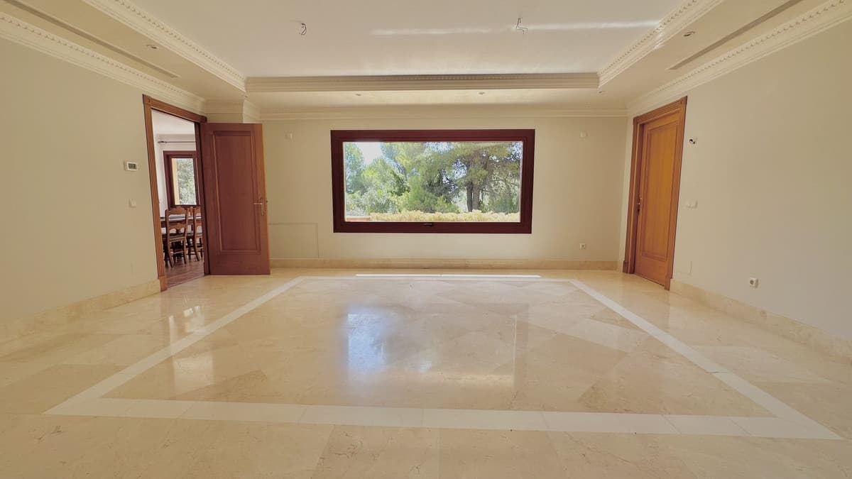 Detached Villa in The Golden Mile — photo 8 of 10