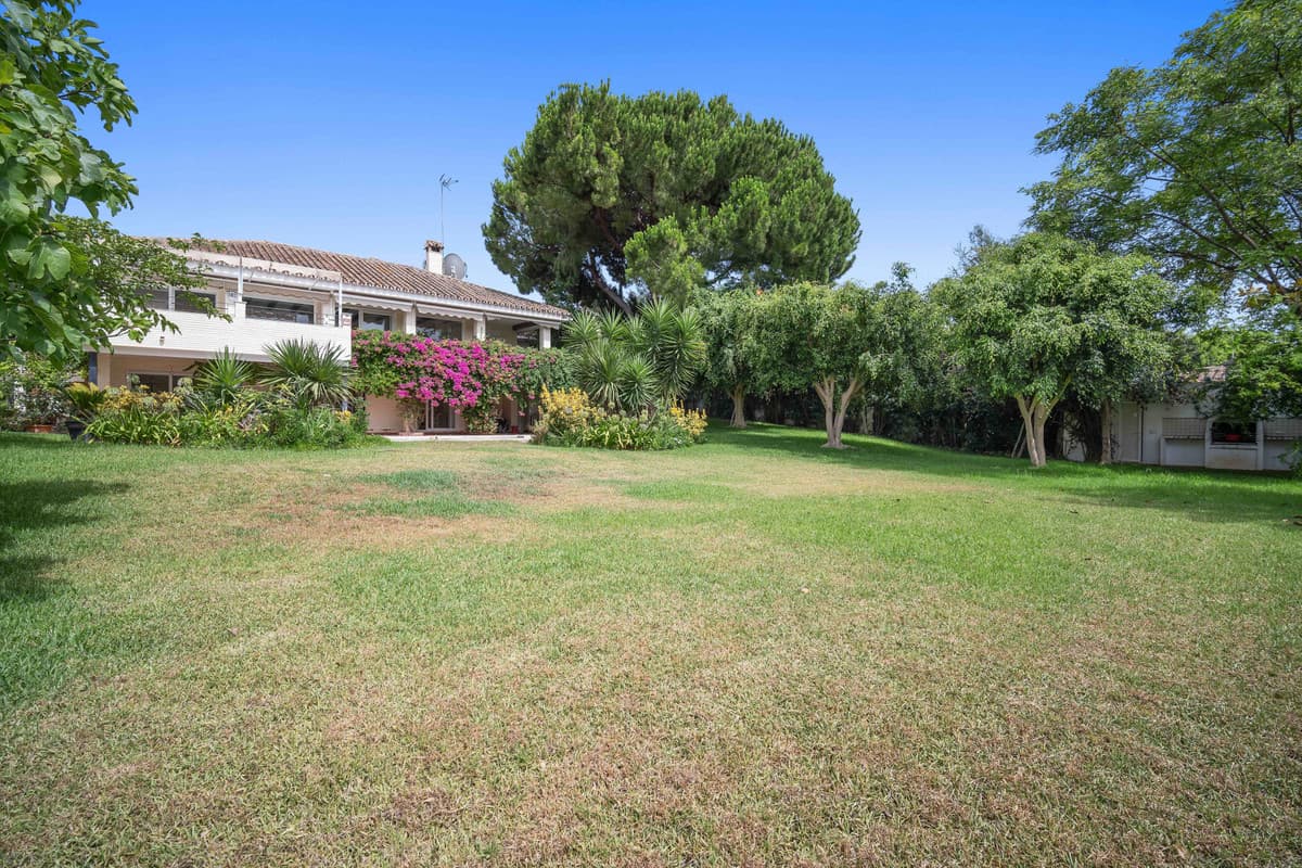 Detached Villa in Guadalmina Alta — photo 6 of 10