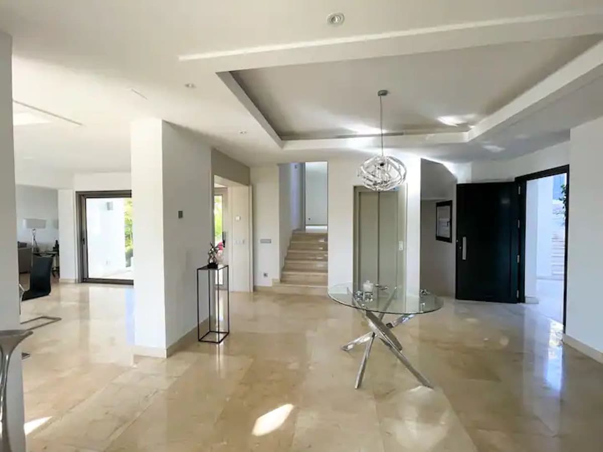 Detached Villa in Benahavís — photo 9 of 10