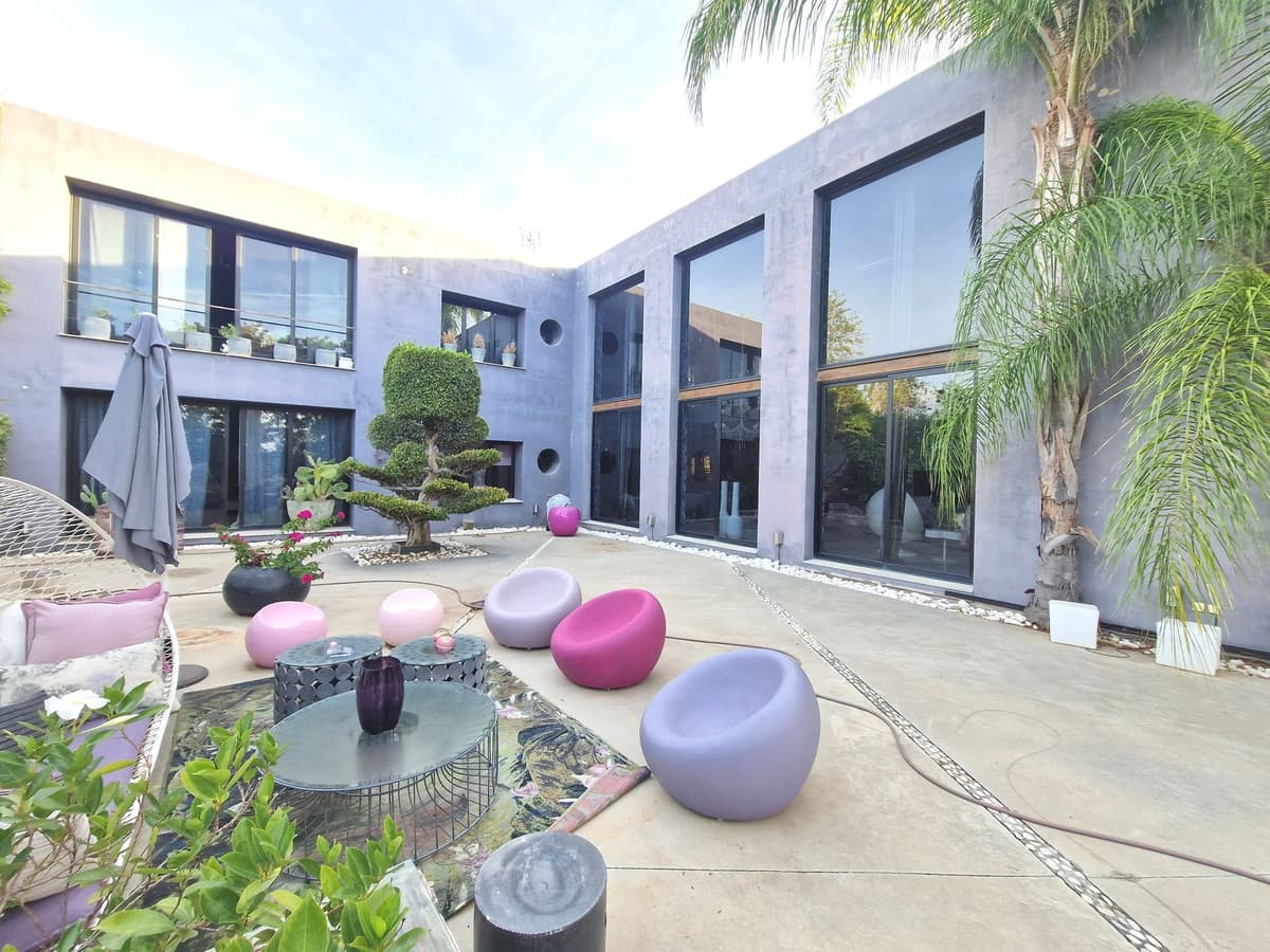 Detached Villa in Estepona — photo 1 of 10
