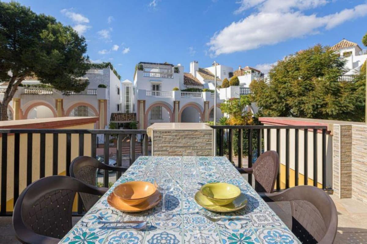 Ground Floor Apartment in Elviria — photo 2 of 10