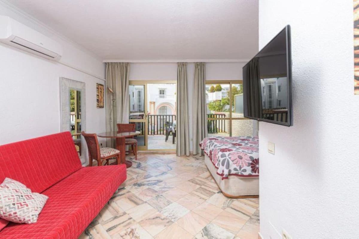 Ground Floor Apartment in Elviria — photo 9 of 10