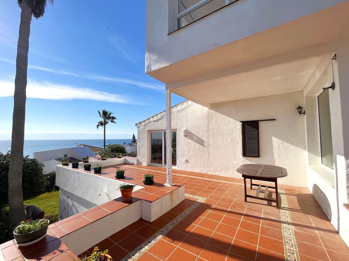 Detached Villa in Estepona — photo 4 of 10