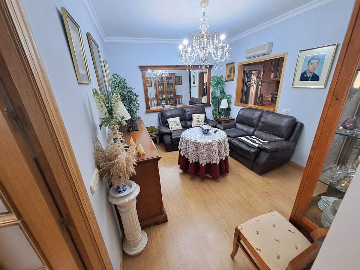 Middle Floor Apartment in Fuengirola — photo 7 of 10